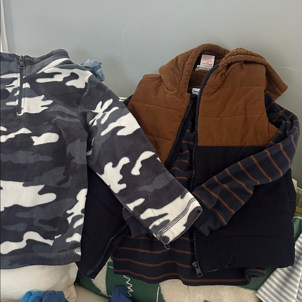 Boys size 4/5 bundle over 25 pieces - Picture 5 of 6